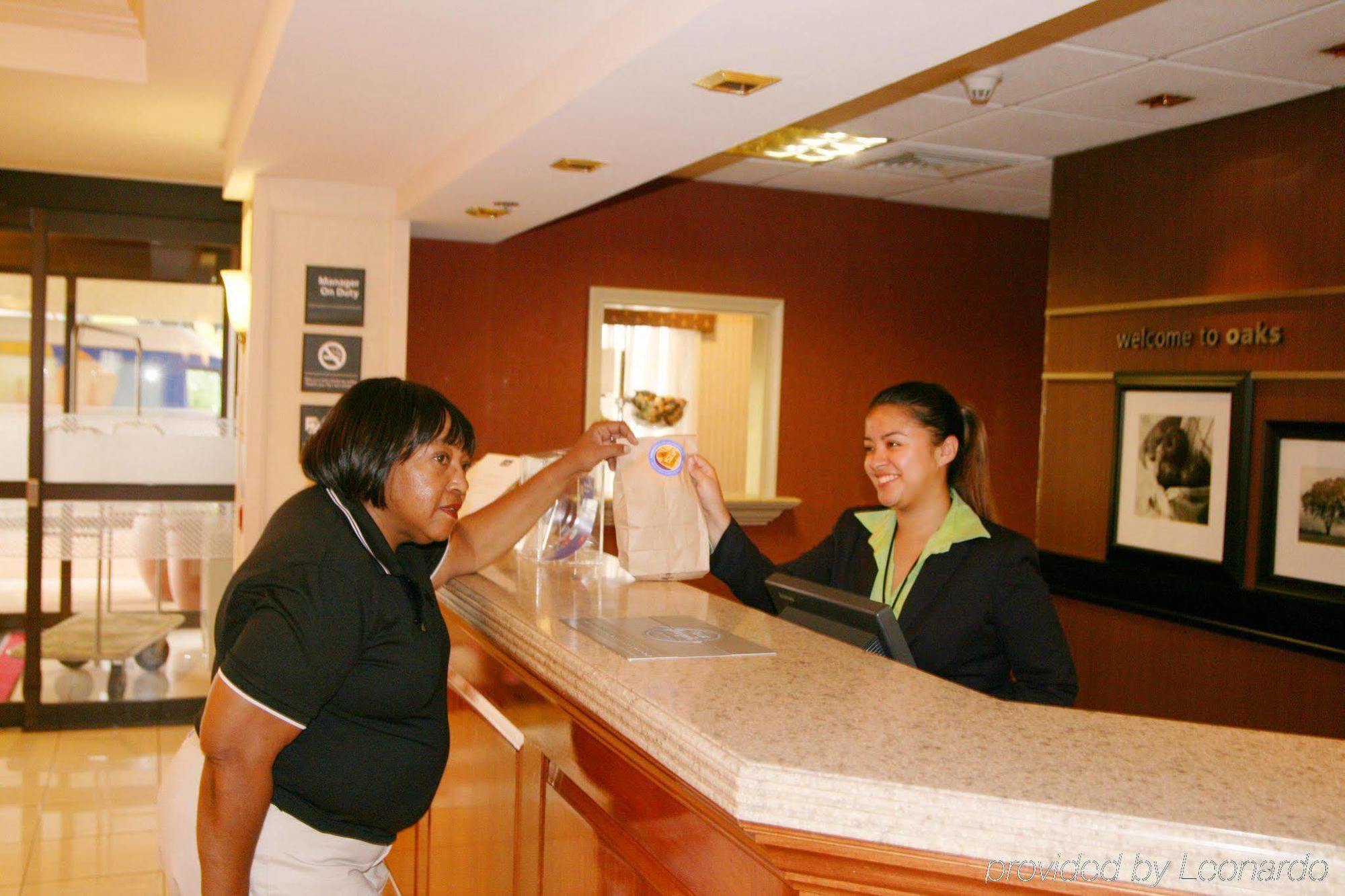 Hampton & Valley Forge/oaks Hotel 3*